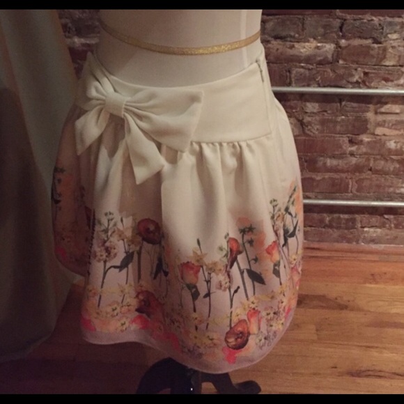 Ted Baker floral skirt - Picture 6 of 7